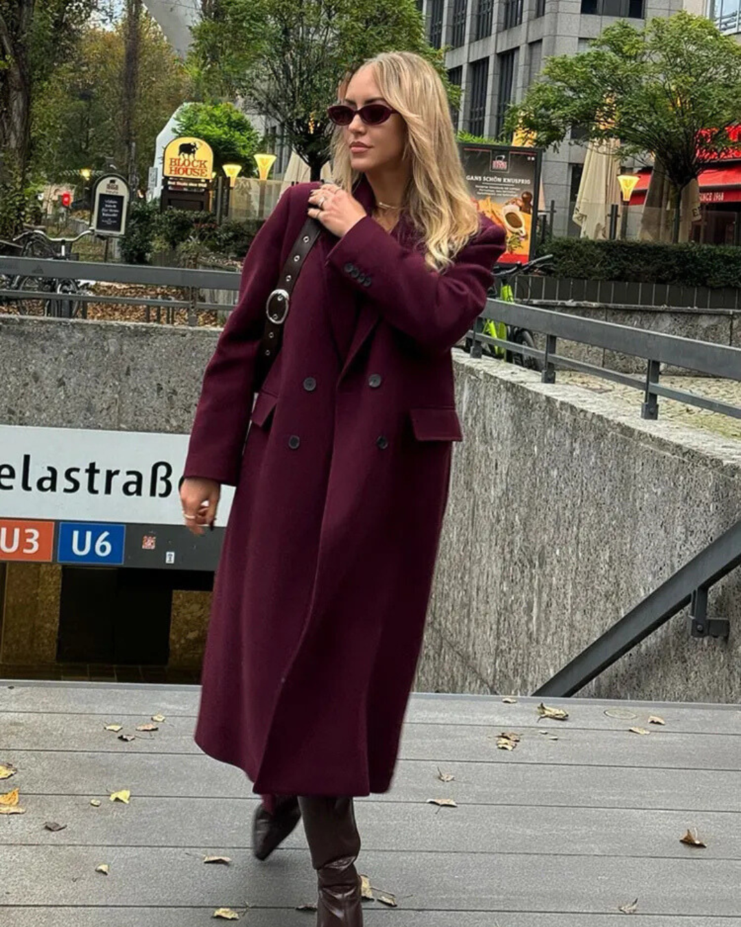 Cappotto a doppio petto di Diana Tricot in Borgogna