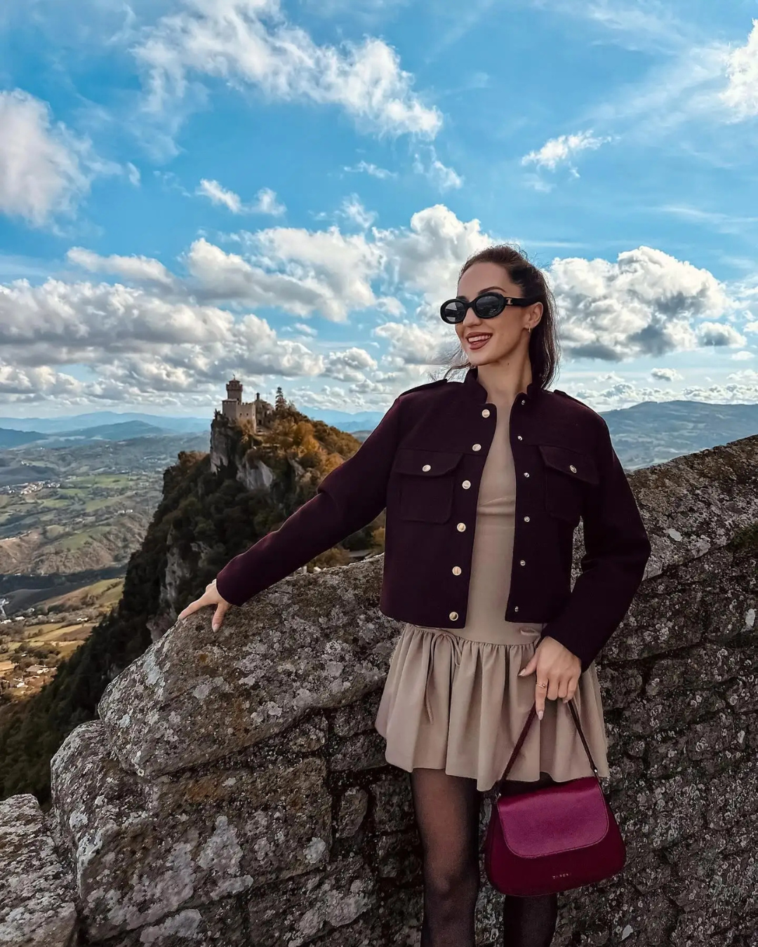Giacca borgogna Camilla Carter