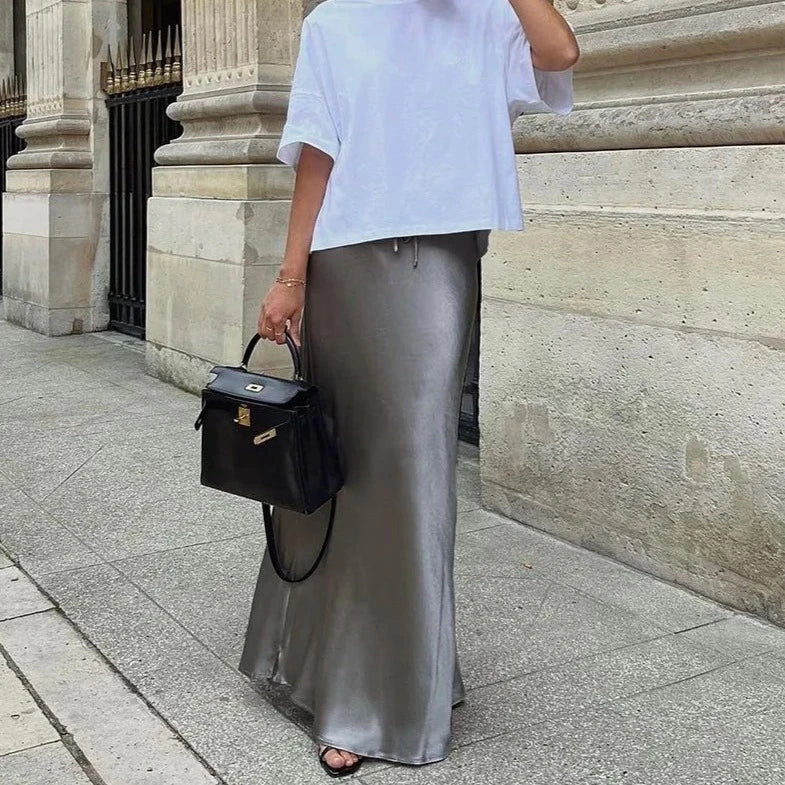 Kendall Maxirock aus Eisseide mit hoher Taille