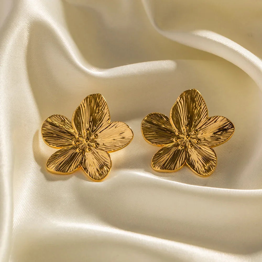 Coco & Verde Champa De Fluer Earrings
