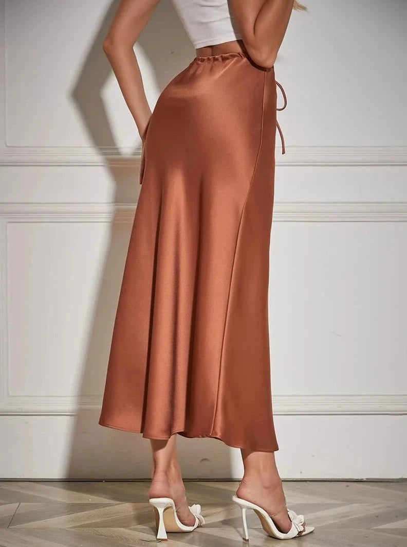 Kendall Maxirock aus Eisseide mit hoher Taille