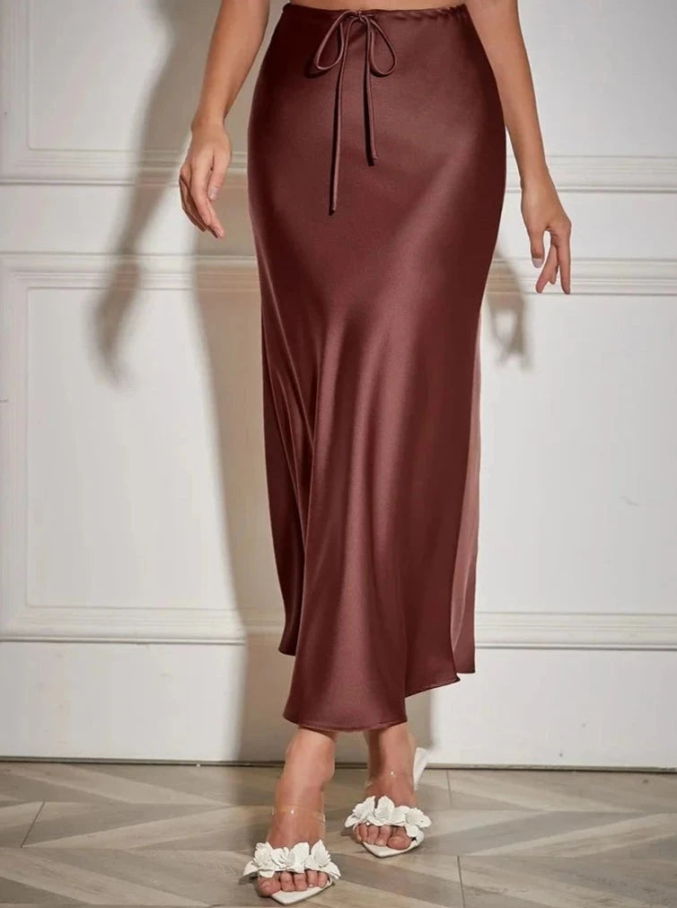 Kendall Maxirock aus Eisseide mit hoher Taille