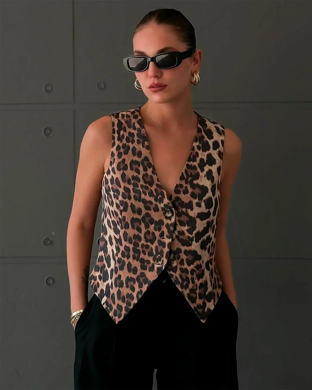 Modelo Leopard Vest