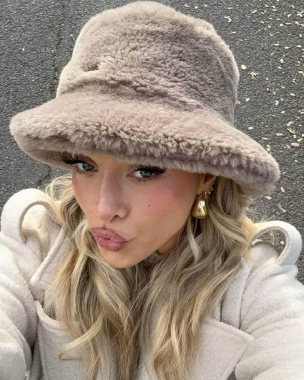 Lison Fluffy Bucket Hat - Beige