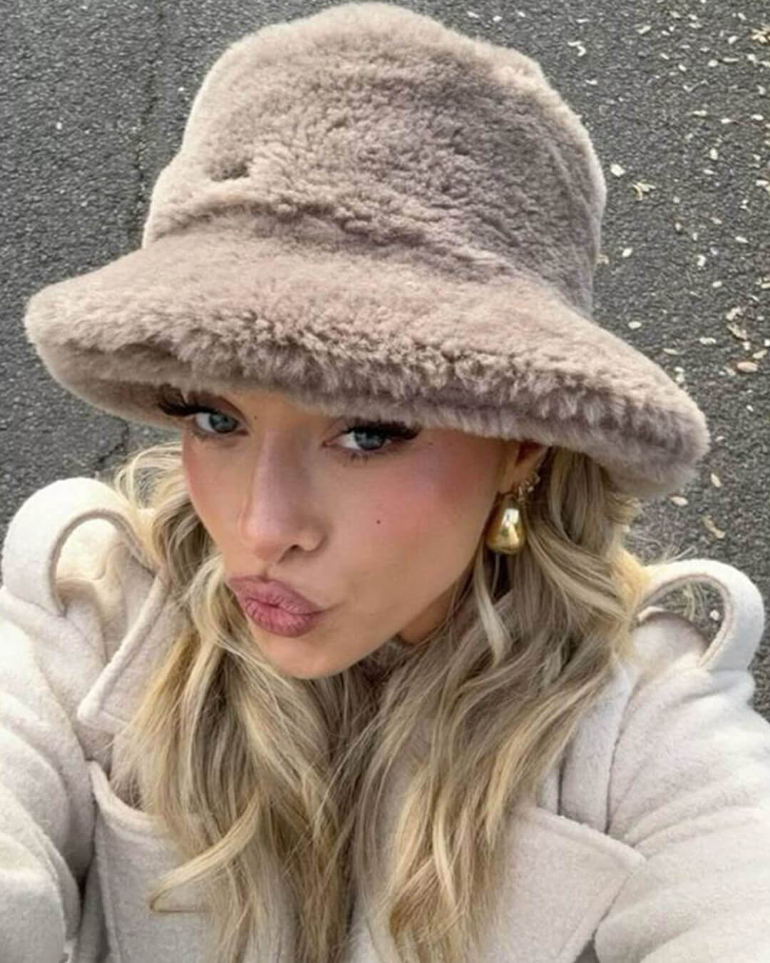 Lison Fluffy Bucket Hat - Beige